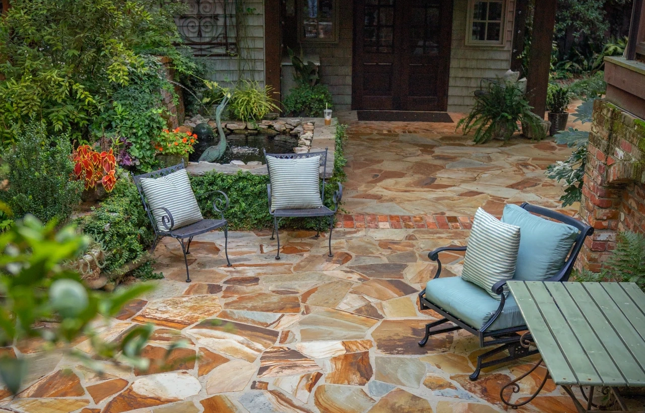 landscaping-flagstone-patio